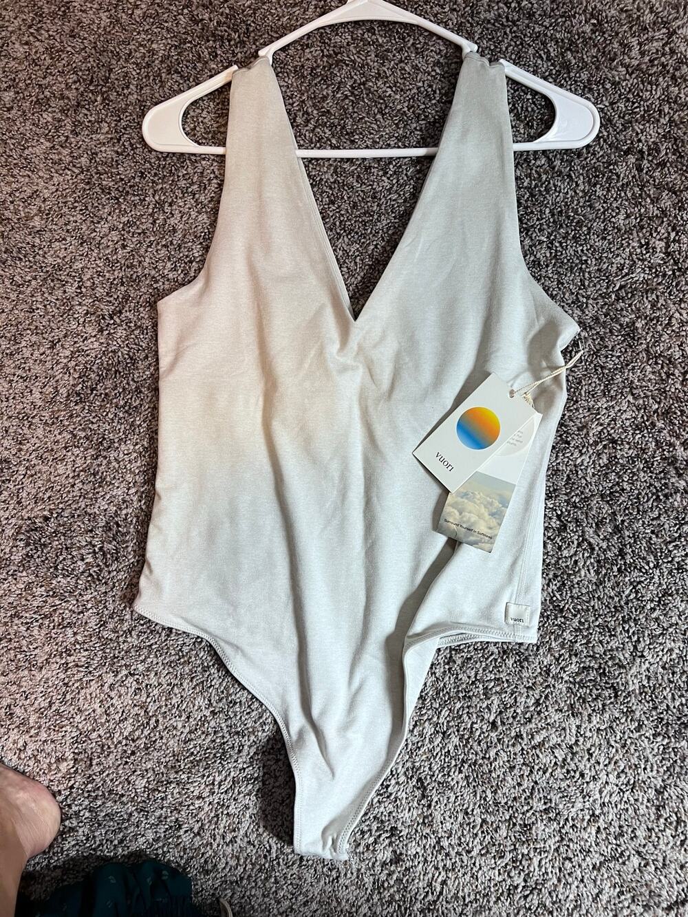 Vuori NWT 78$ halo bodysuit